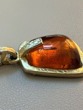 Roxanne Assoulin Gold toned necklace with Amber Stone